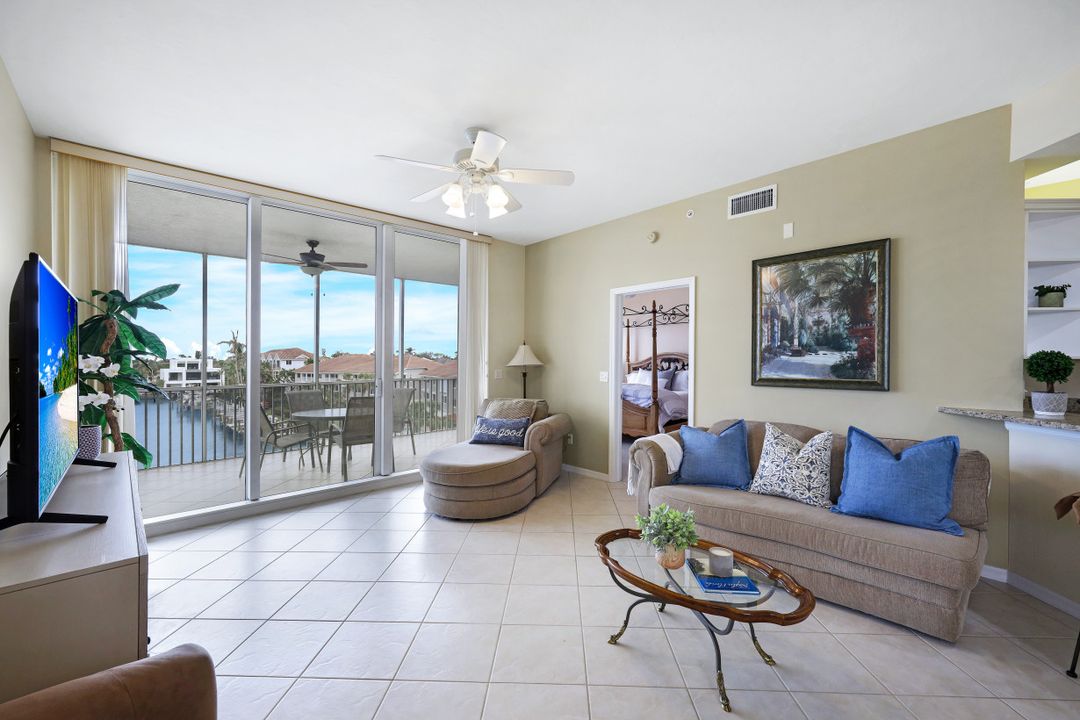 450 Launch Cir #401, Naples, FL 34108