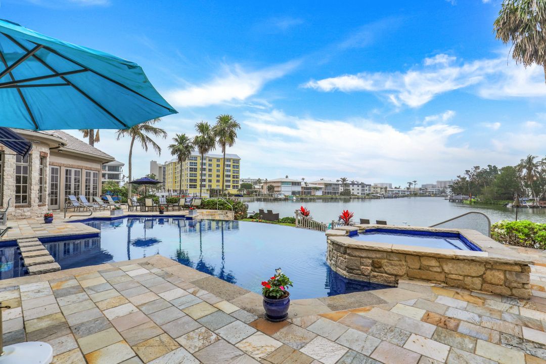 1839 Hurricane Harbor Ln, Naples, FL 34102