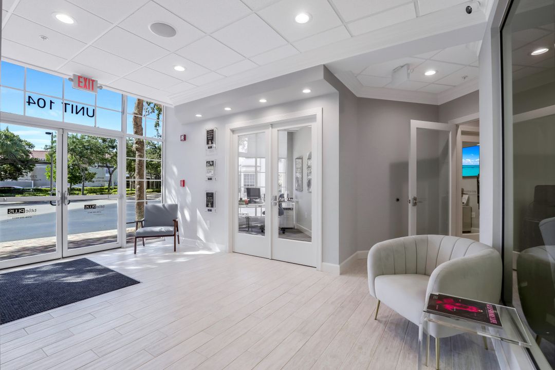 9015 Strada Stell Ct #104, Naples, FL 34109