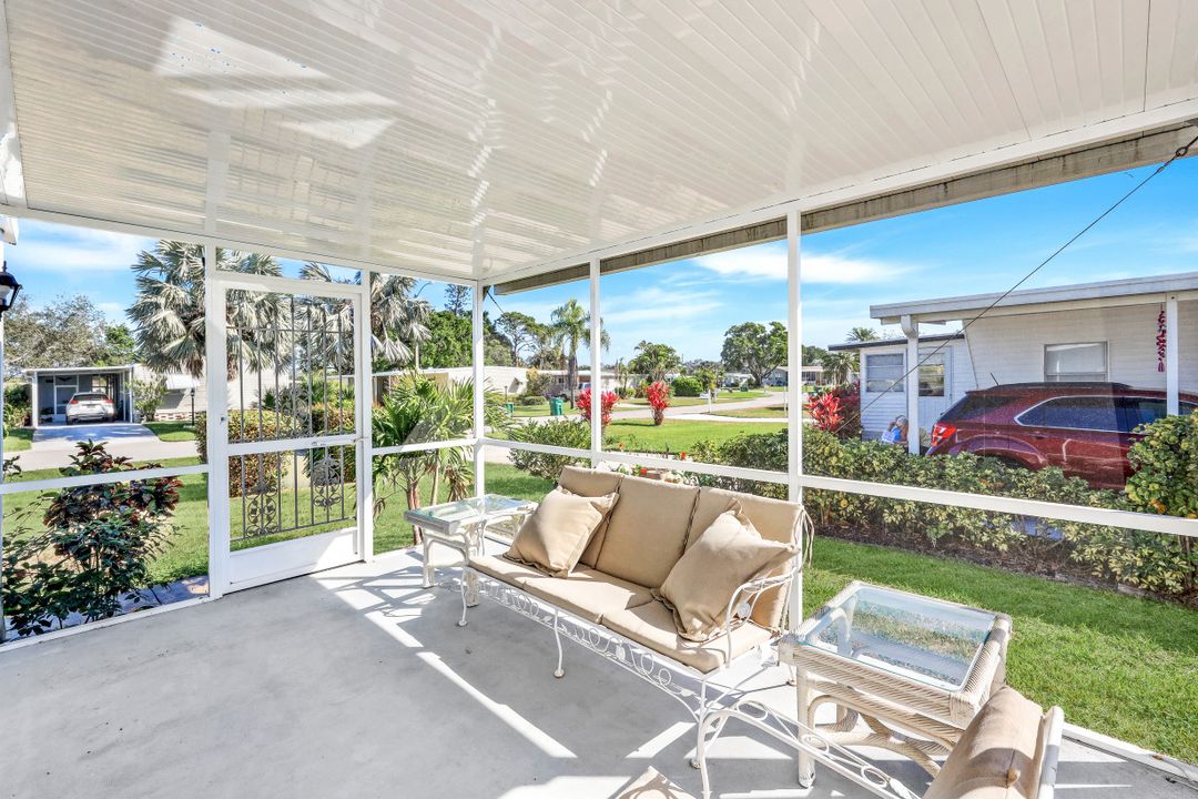 21 Lemans Dr, Naples, FL 34112