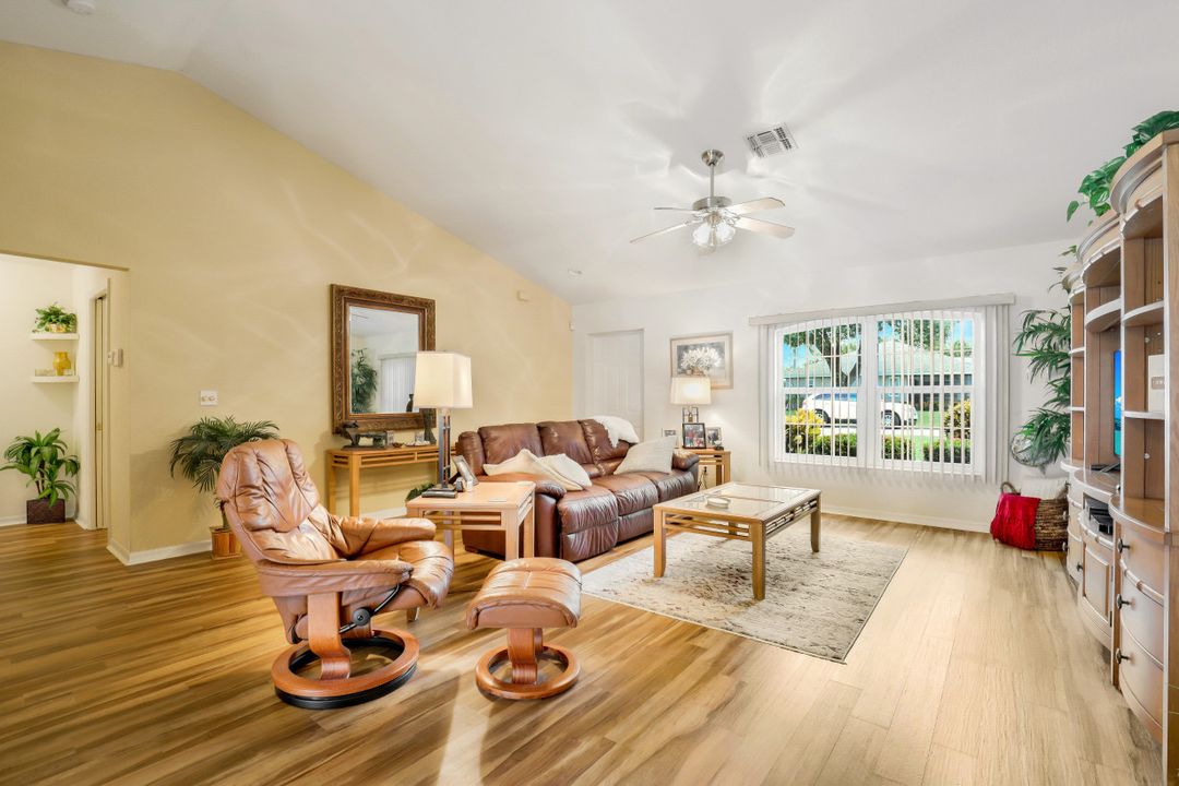 202 SW 37th Terrace, Cape Coral, FL 33914