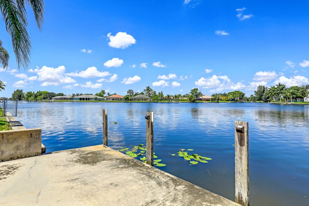 2002 SE 6th Ave, Cape Coral, FL 33990