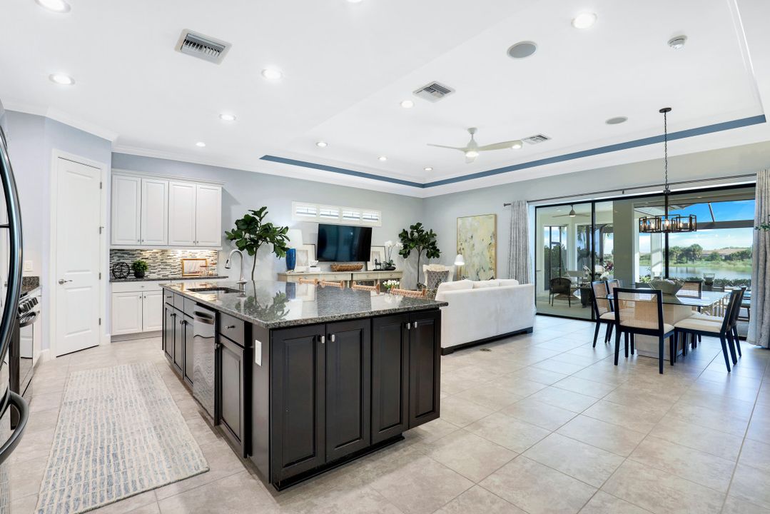 9155 Trivoli Ter, Naples, FL 34119