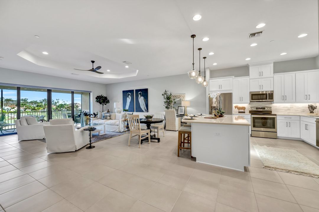 9645 Montelanico Loop #203, Naples, FL 34119