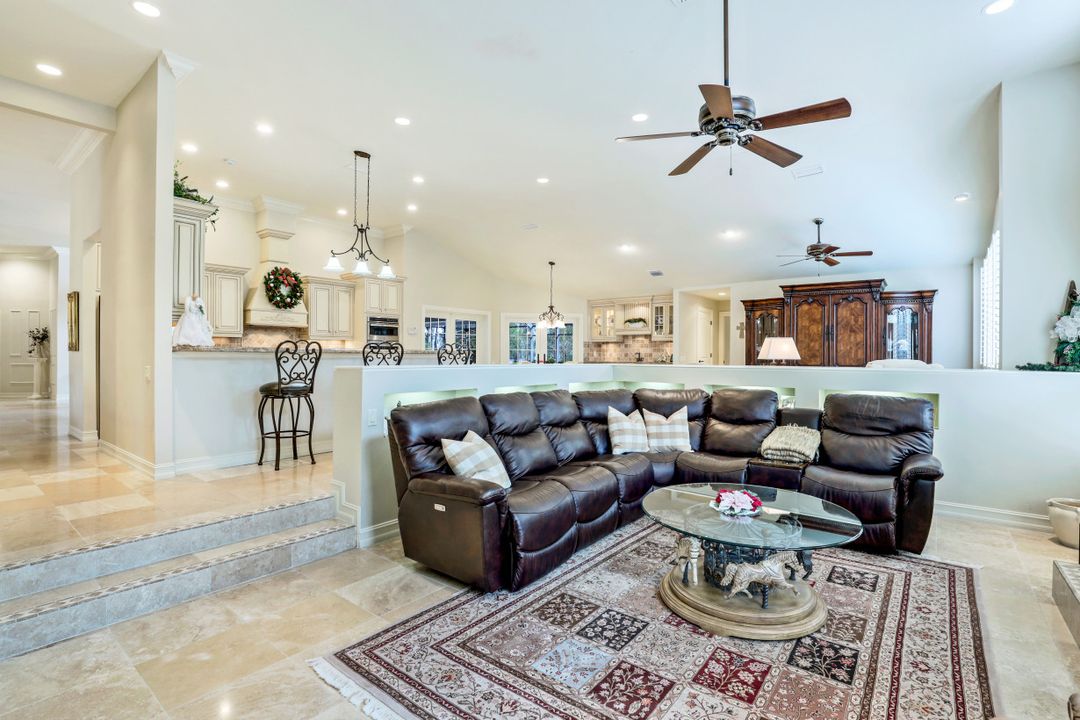 4224 Snowberry Ln, Naples, FL 34119