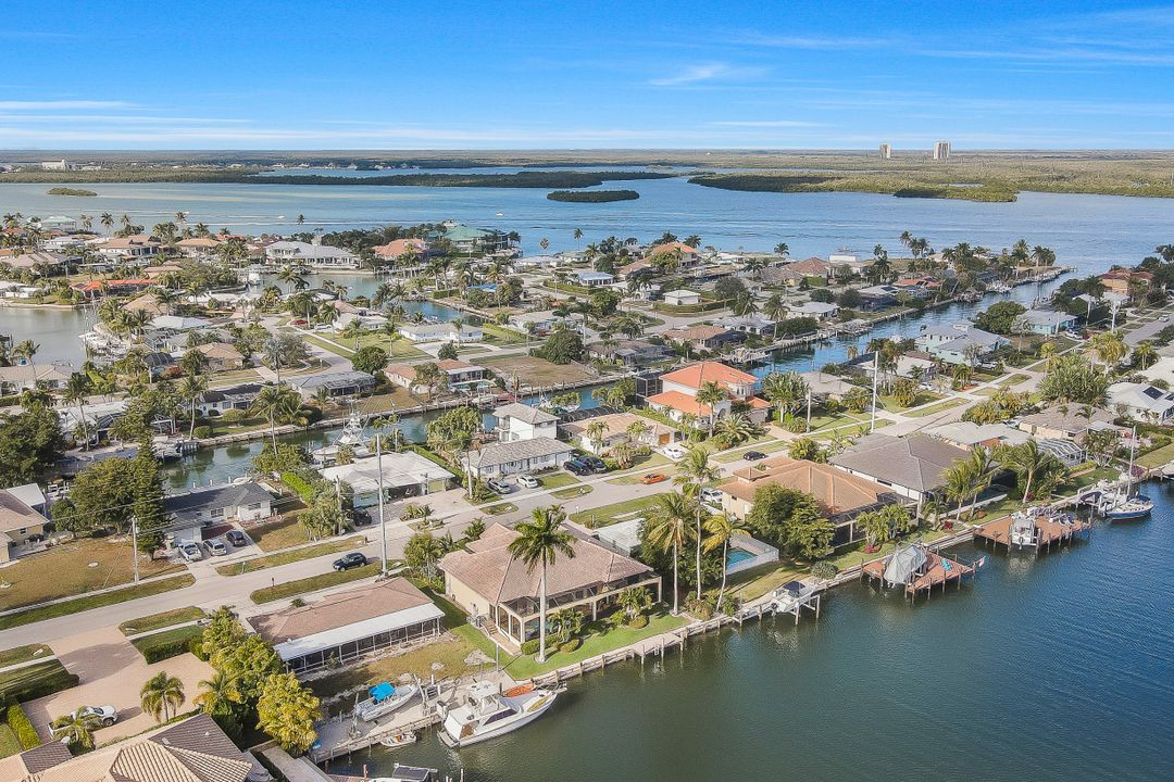 1213 Martinique Ct, Marco Island, FL 34145