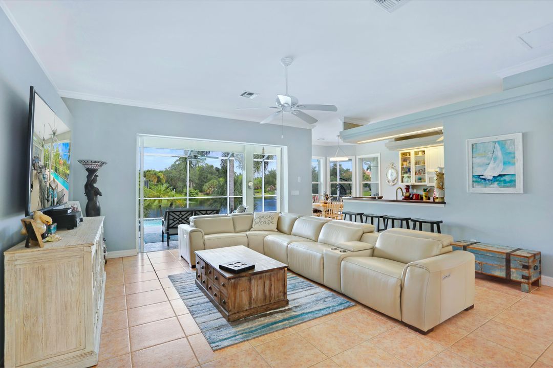 8708 S Lake Cir, Fort Myers, FL 33908