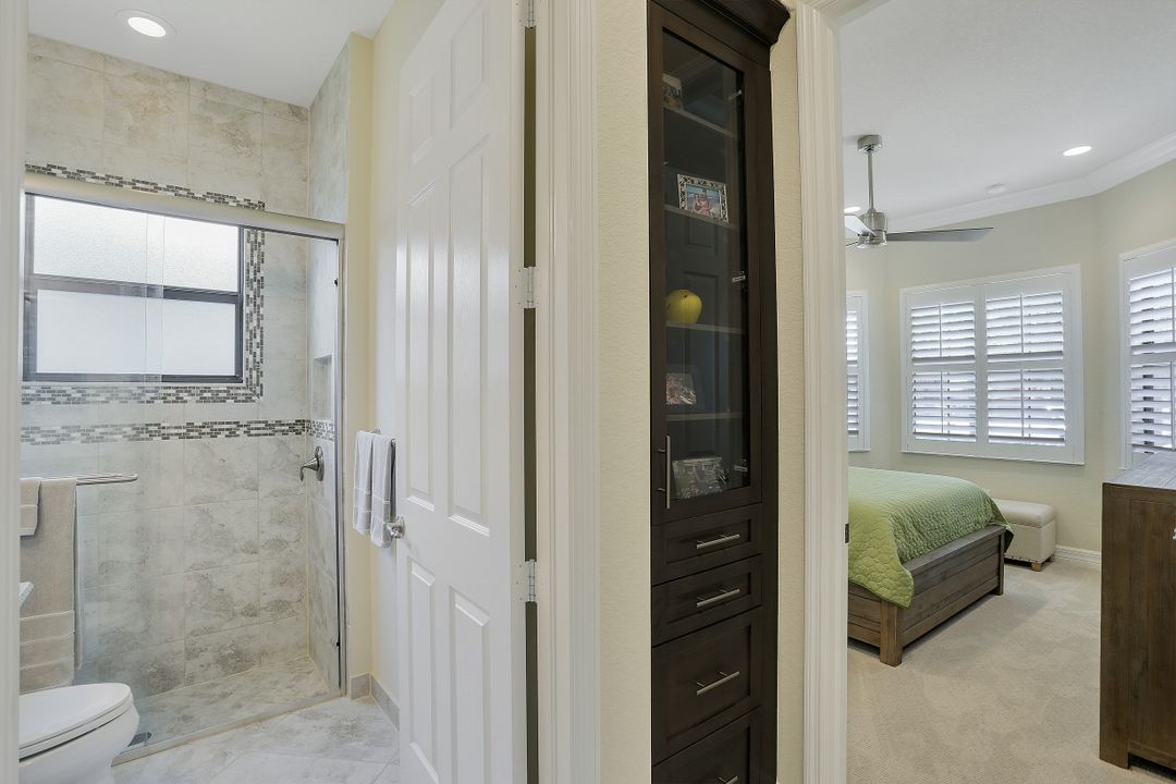 3263 Pacific Dr, Naples, FL 34119