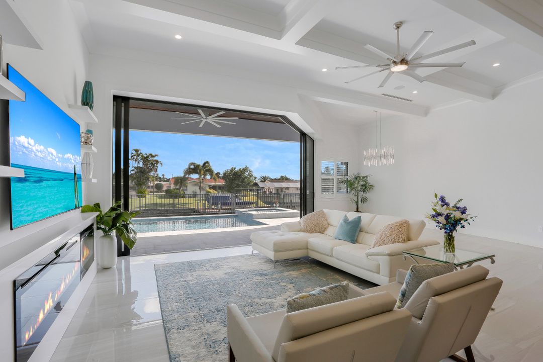 5305 Bayshore Ave, Cape Coral, FL 33904