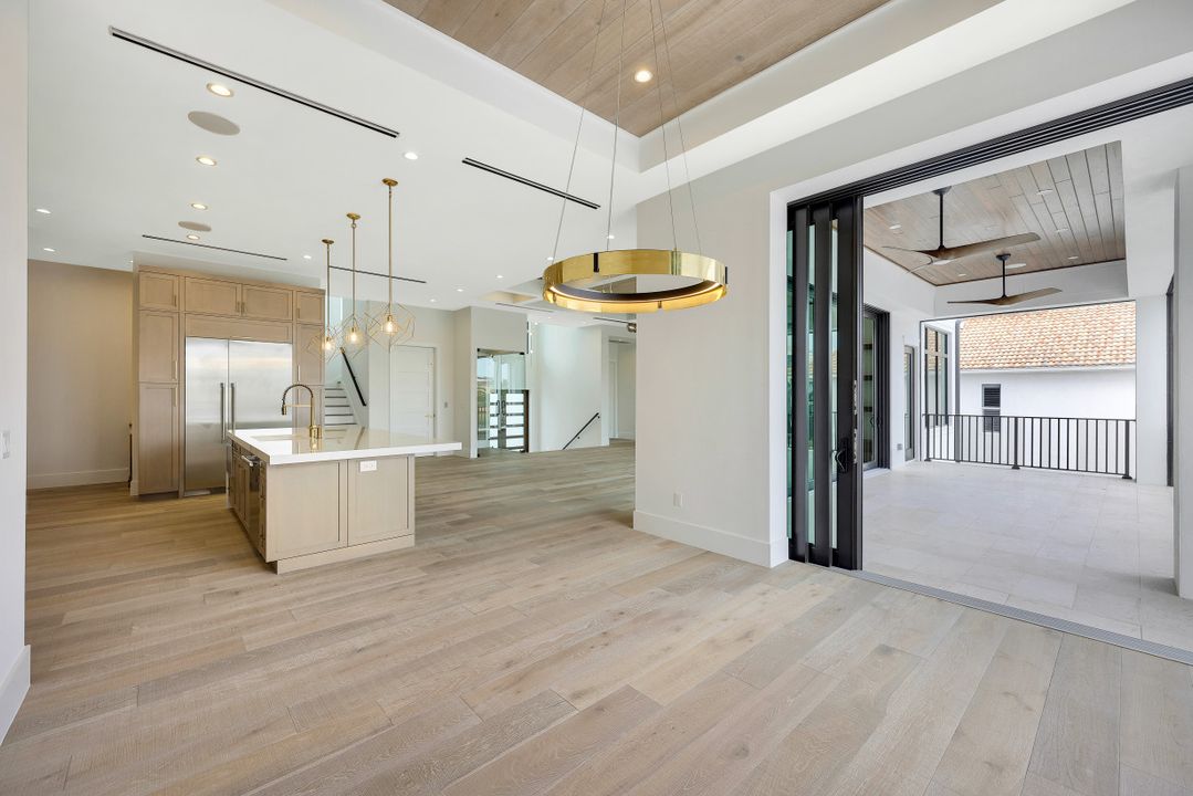 241 Egret Ave, Naples, FL 34108