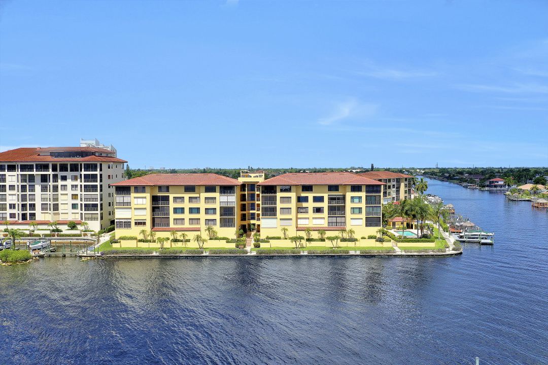 4015 SE 20th Pl, Cape Coral, FL 33904