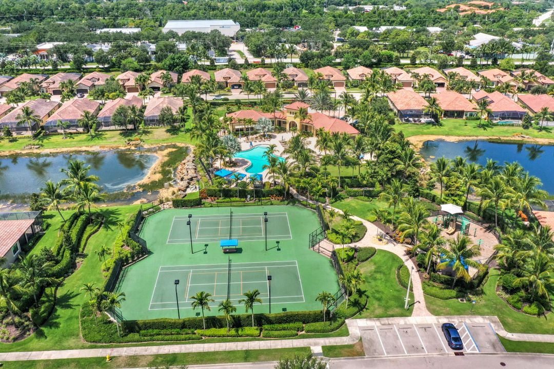 9097 Isla Bella Cir, Bonita Springs, FL 34135