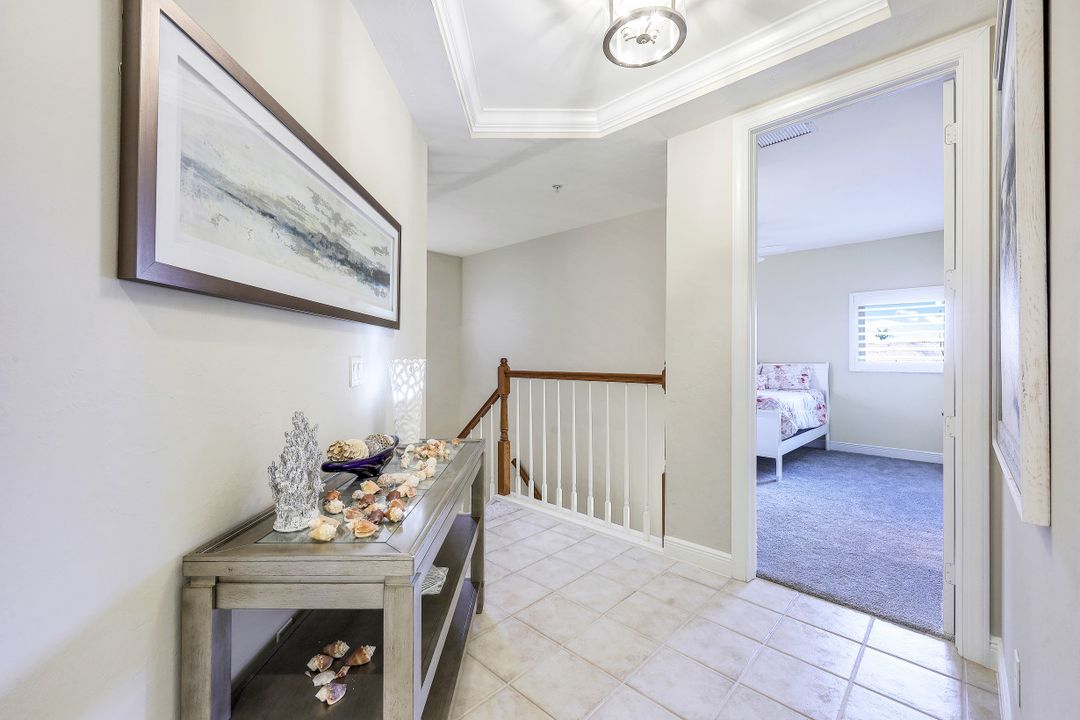 4800 Yacht Harbor Dr #822, Naples, FL 34112