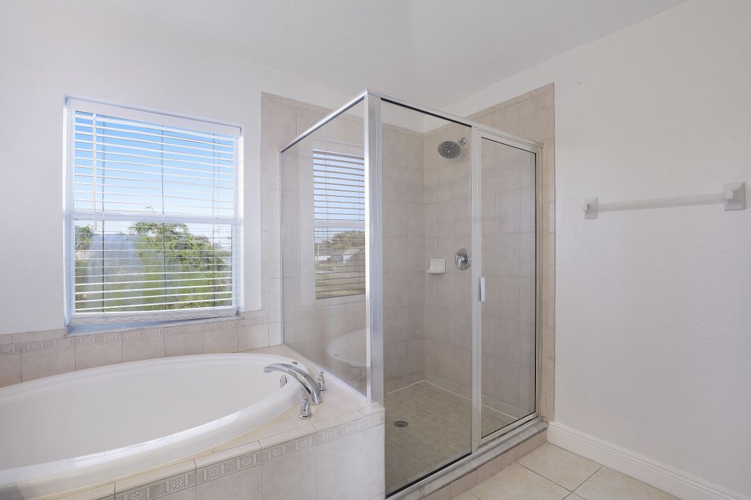 138 SE 4th Pl, Cape Coral, FL 33990