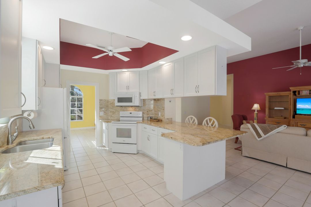 4462 Novato Ct, Naples, FL 34109