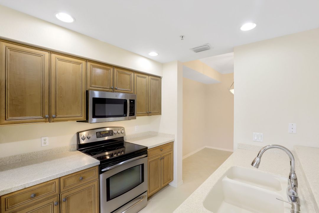 10307 Heritage Bay Blvd #1213, Naples, FL 34120
