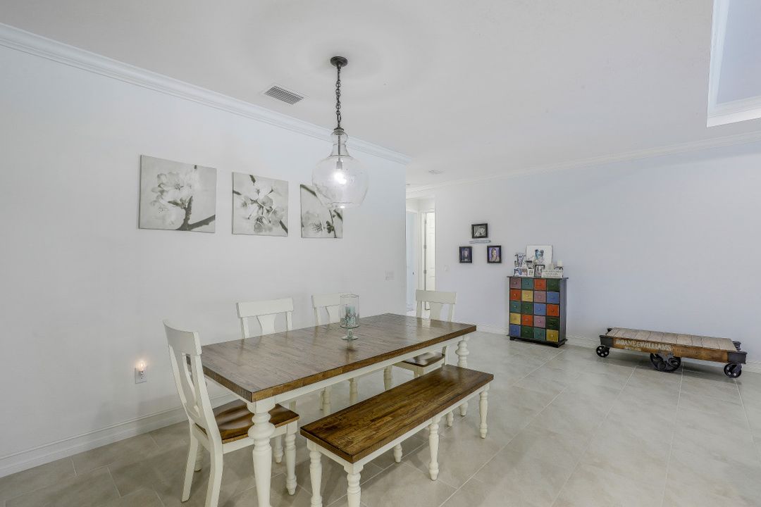 3101 Amadora Cir, Cape Coral, FL 33909