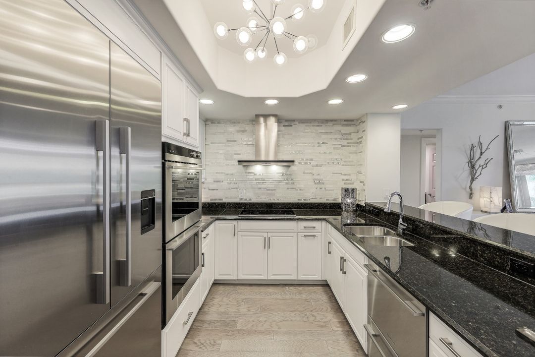 2748 Tiburon Blvd E #304, Naples, FL 34109