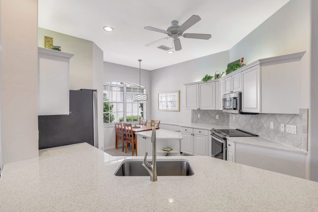 12655 Fox Ridge Dr, Bonita Springs, FL 34135