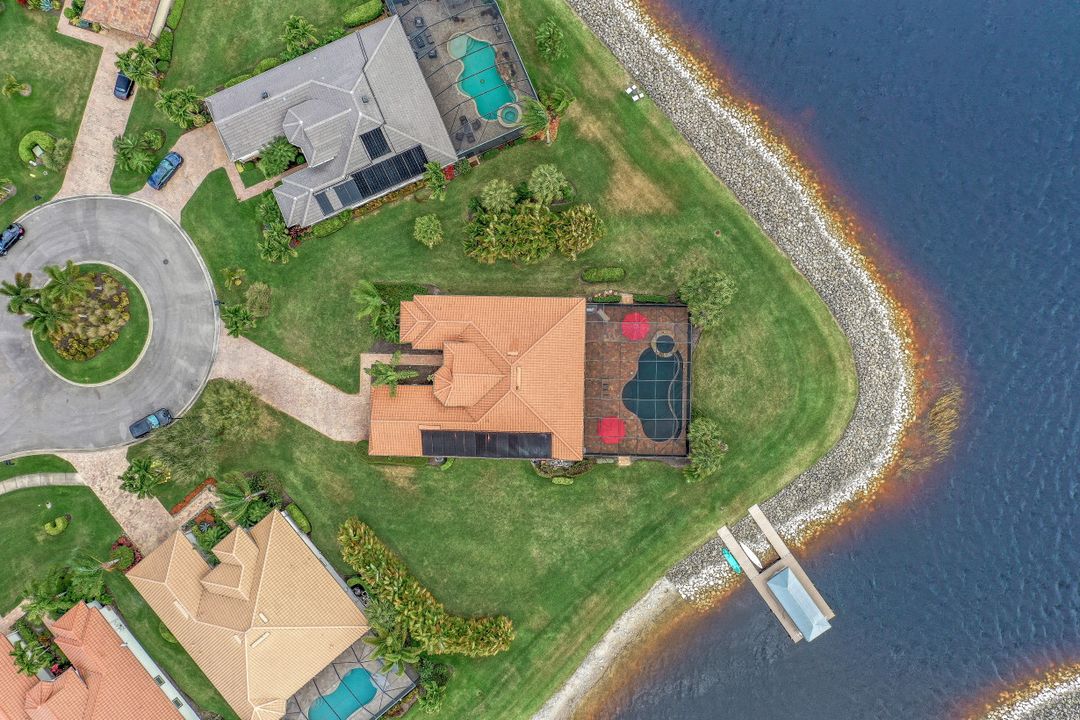 9424 Copper Rock Ct, Naples, FL 34120