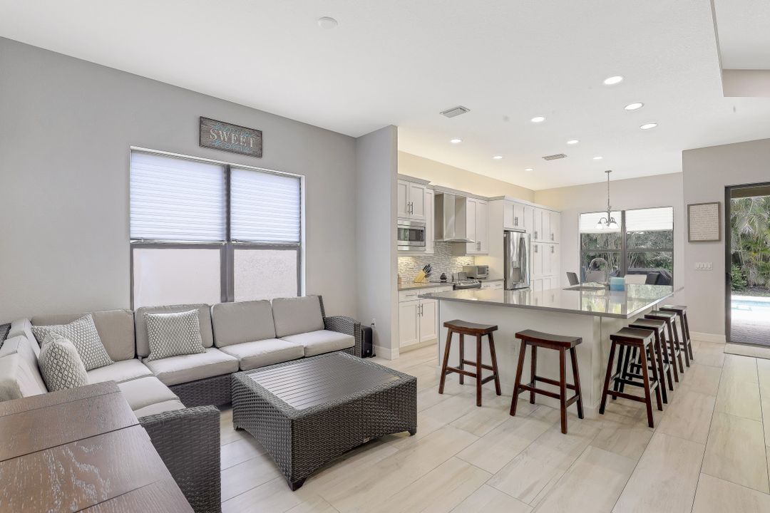 13824 Luna Dr, Naples, FL 34109