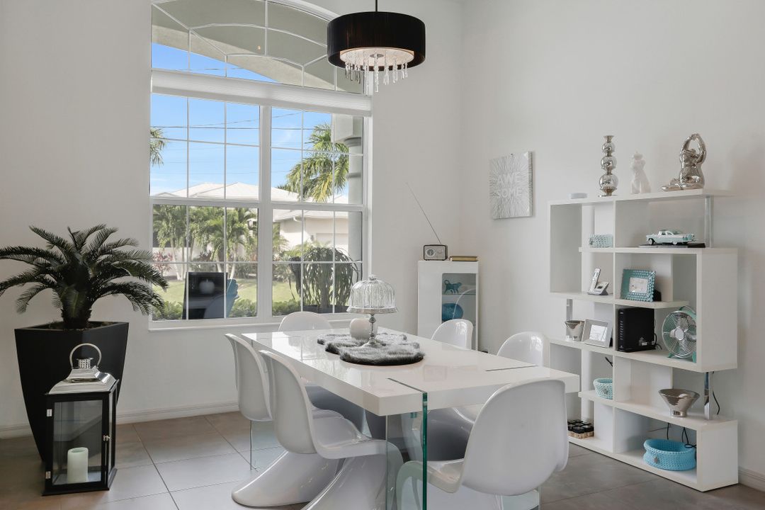 5341 Mikado Ct, Cape Coral, FL 33904