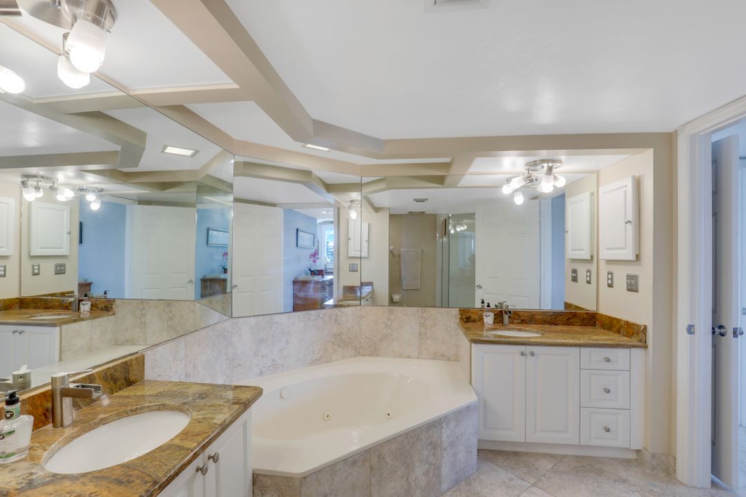 25 Bluebill Ave #201, Naples, FL 34108