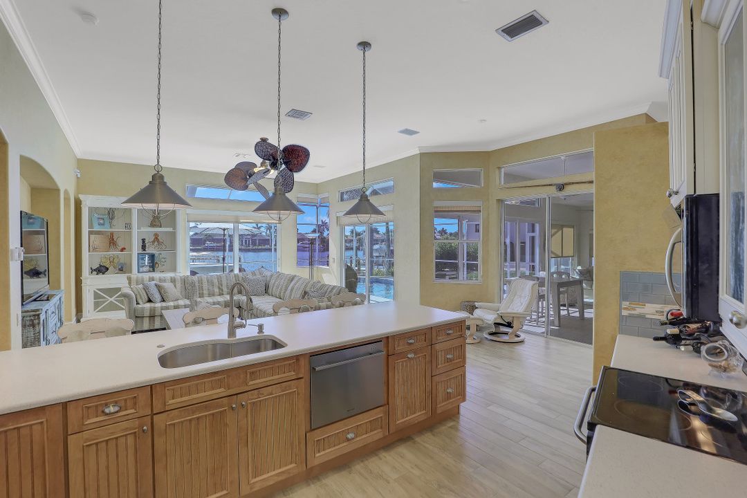 1900 Lagoon Ln, Cape Coral, FL 33914