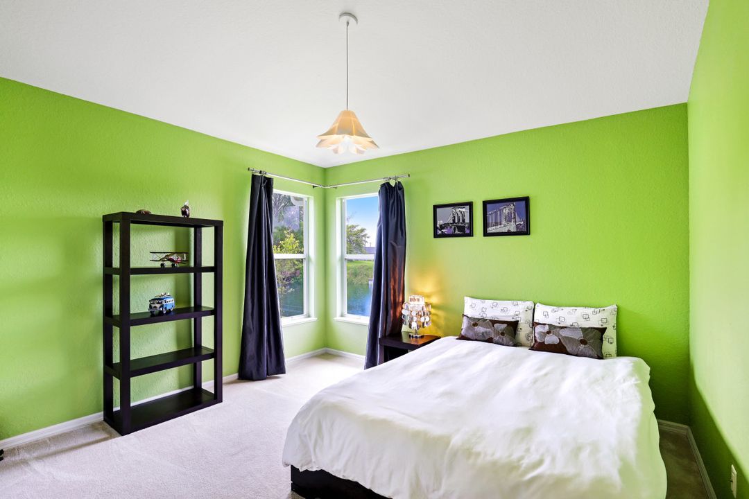 2100 SW 28th Ln, Cape Coral, FL 33914