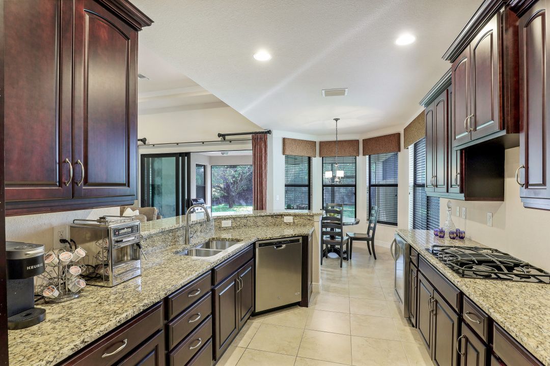 9880 Alhambra Ln, Bonita Springs, FL 34135