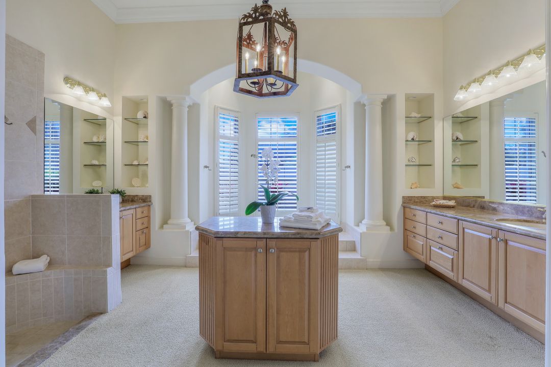 9321 Lakebend Preserve Ct, Bonita Springs, FL 34135