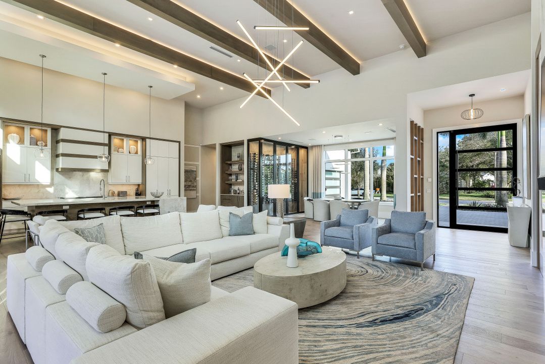 817 Buttonbush Ln, Naples, FL 34108