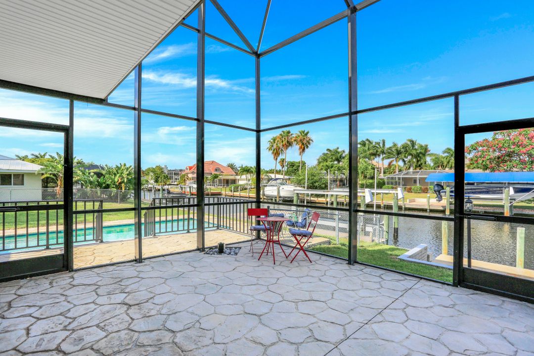 5811 SW 1st Pl, Cape Coral, FL 33914