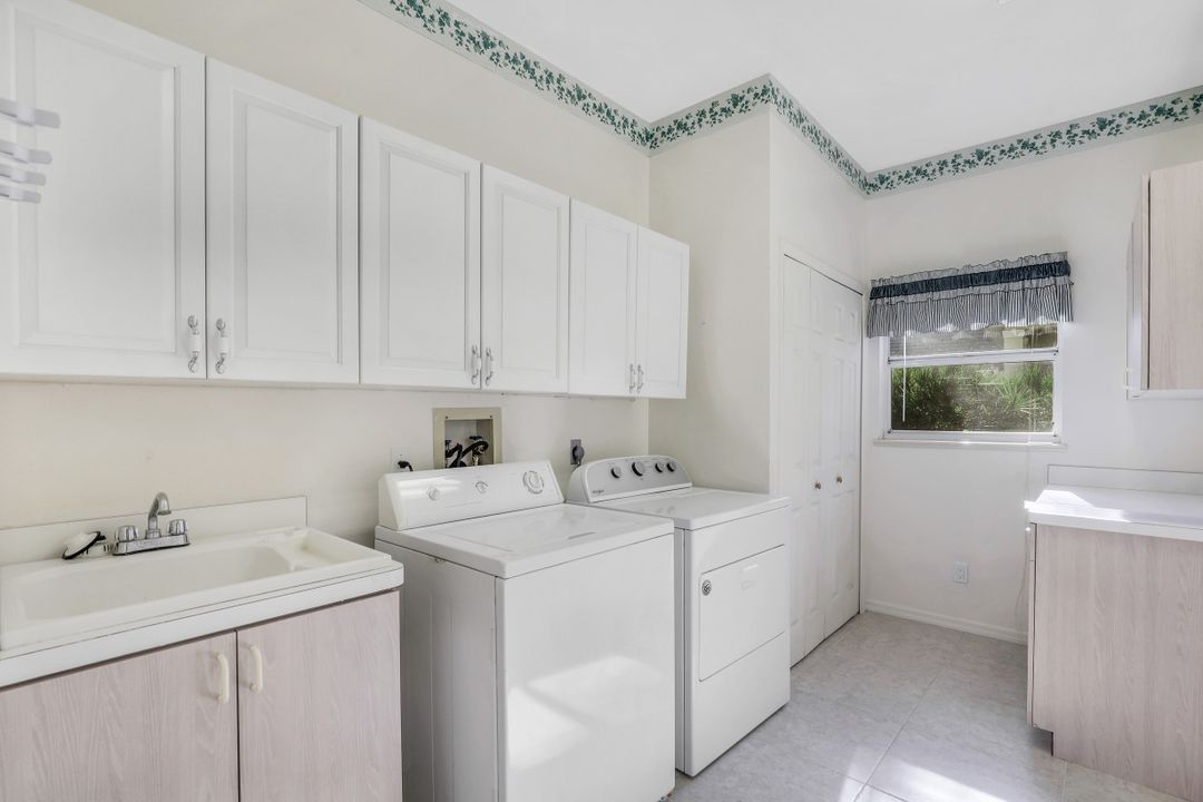 3781 Lakemont Dr, Bonita Springs, FL 34134