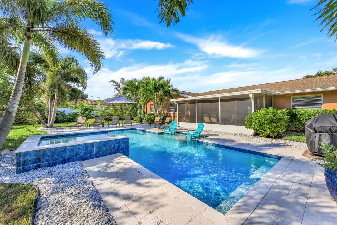 580 105th Ave N, Naples, FL 34108