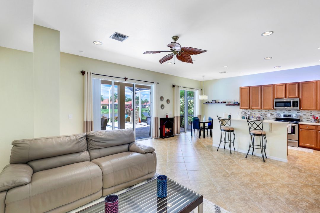 14087 Mirror Ct, Naples, FL 34114