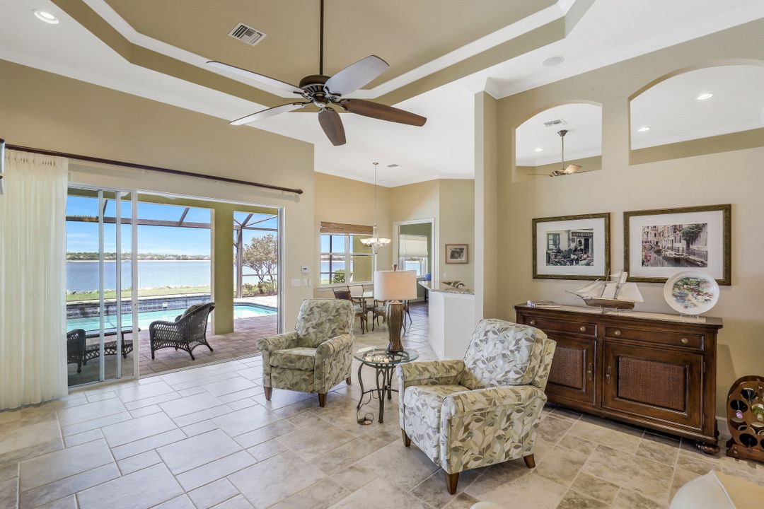 9075 Graphite Cir, Naples, FL 34120