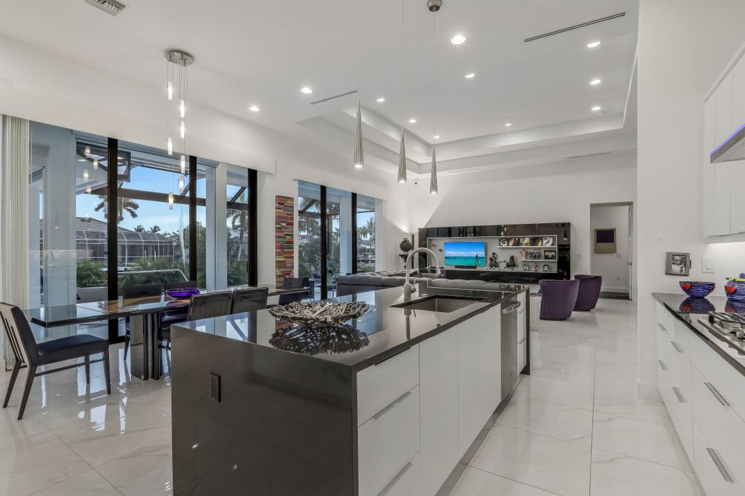 1567 Jamaica Ct, Marco Island, FL 34145