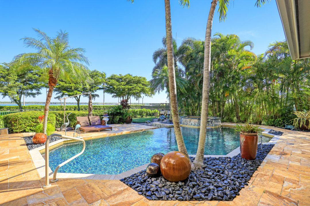 18000 Via Bellamare Ln, Miromar Lakes, FL 33913