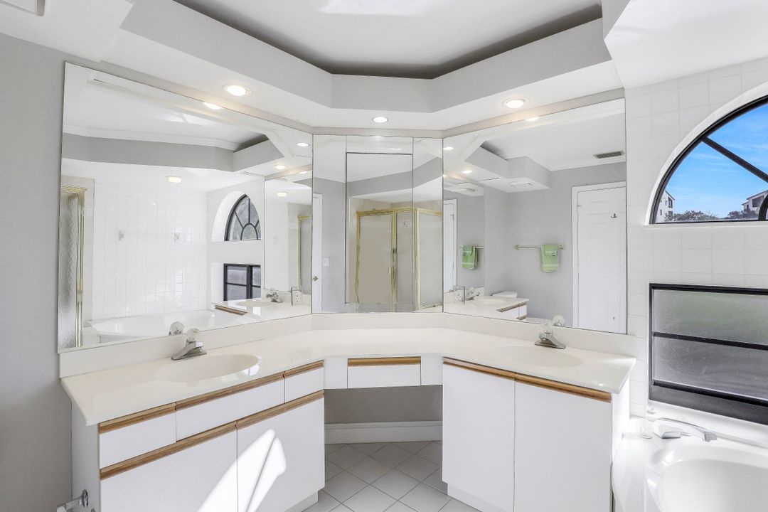 6535 Valen Way #202, Naples, FL 34108