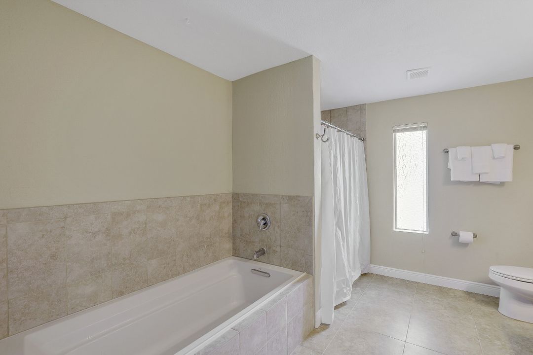 3950 Luverne St, Fort Myers, FL 33901