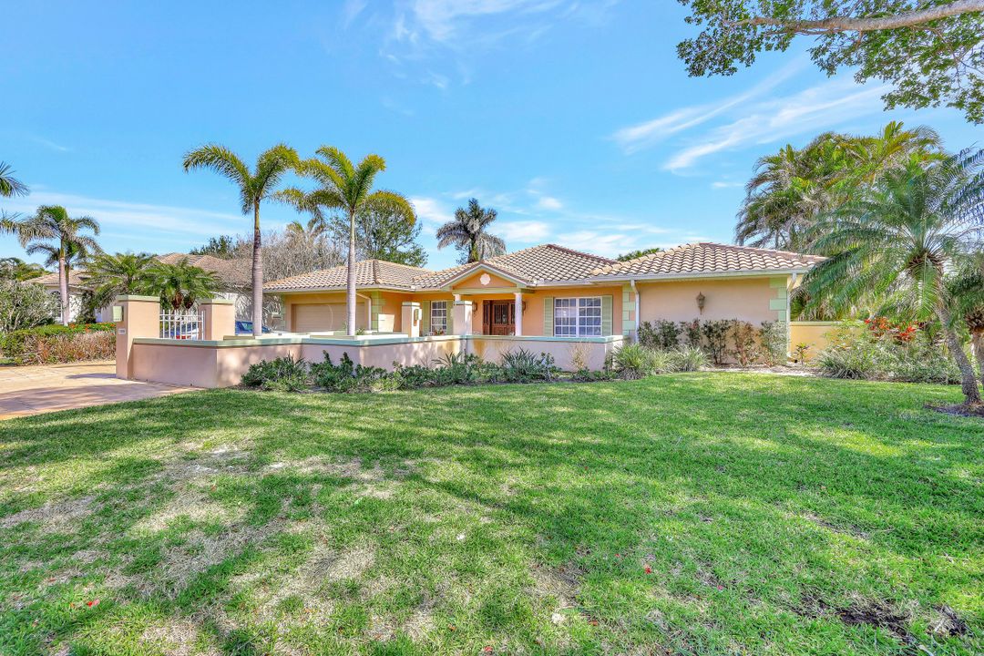 3000 Crayton Rd, Naples, FL 34103