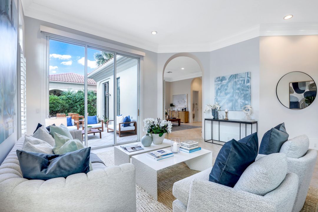 2547 Avila Ln, Naples, FL 34105