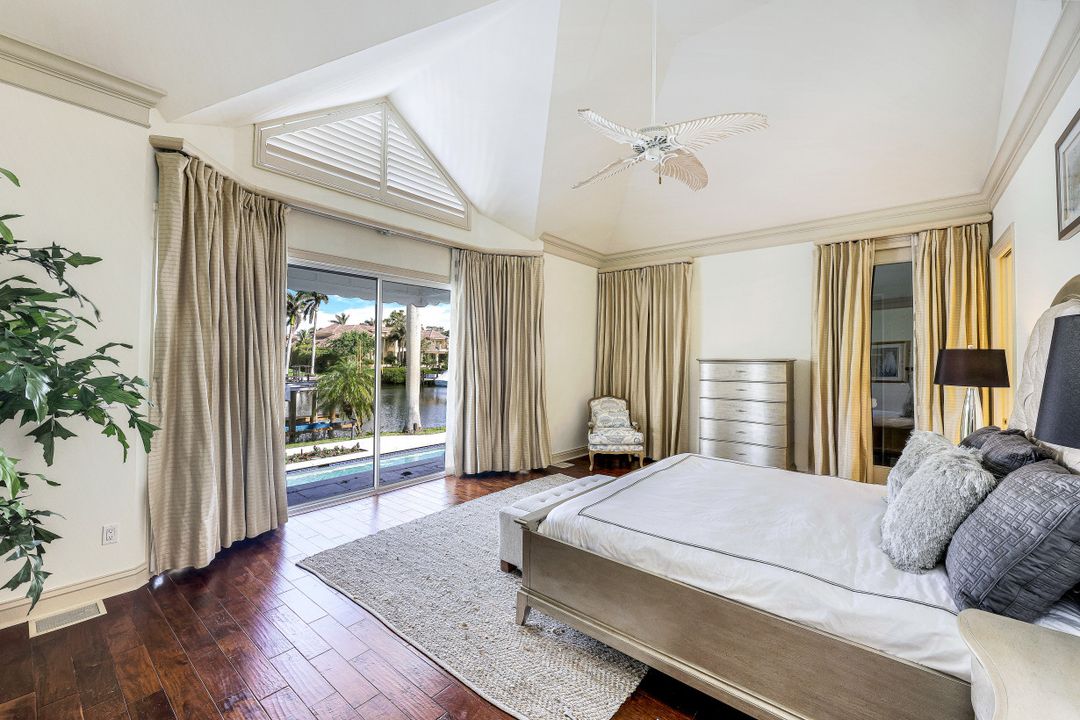 925 Spyglass Ln, Naples, FL 34102