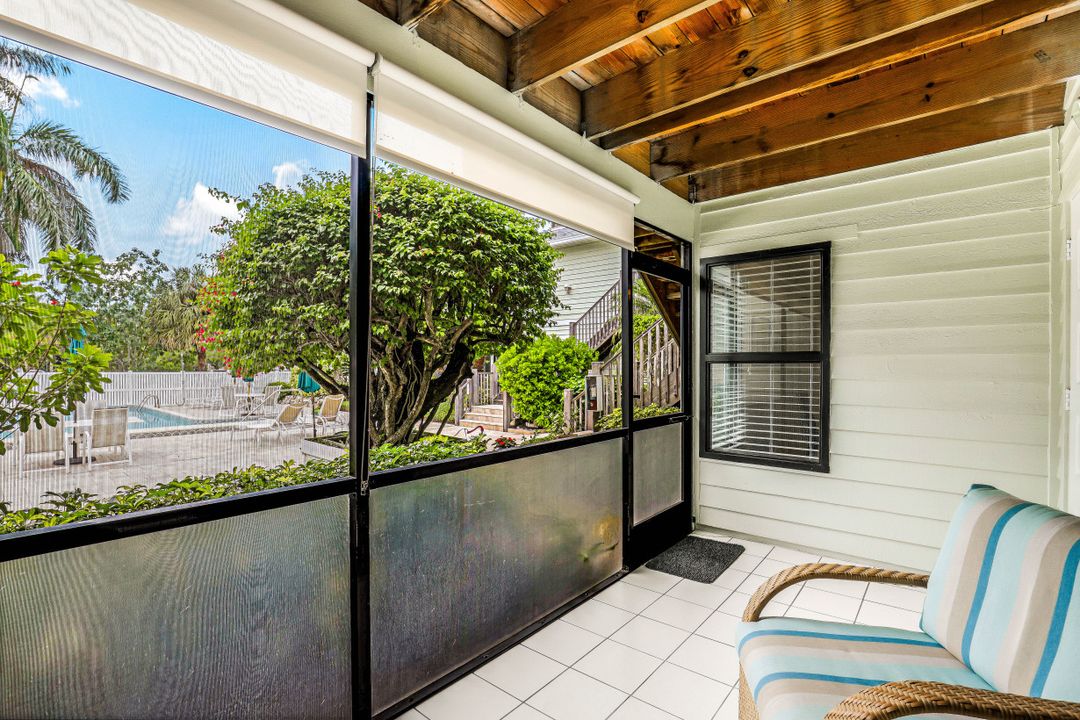 880 8th Ave S #101, Naples, FL 34102