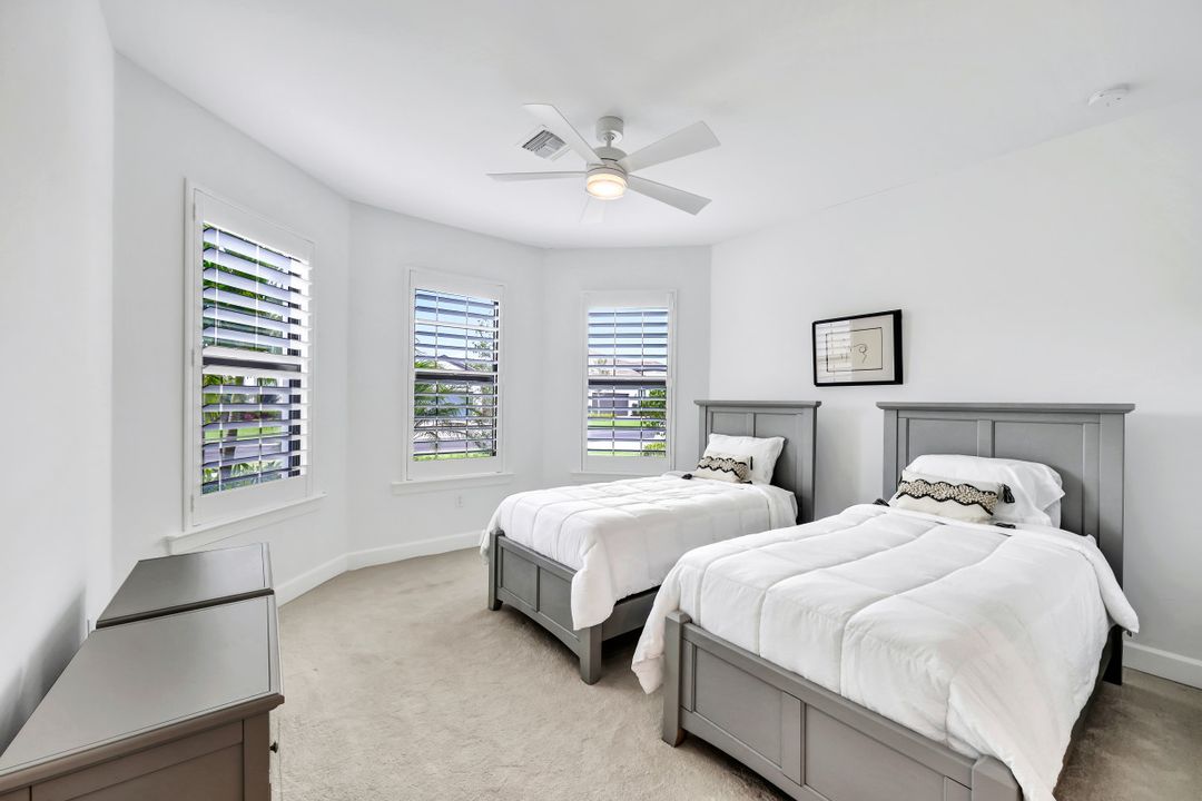 9238 Plover Dr, Naples, FL 34120