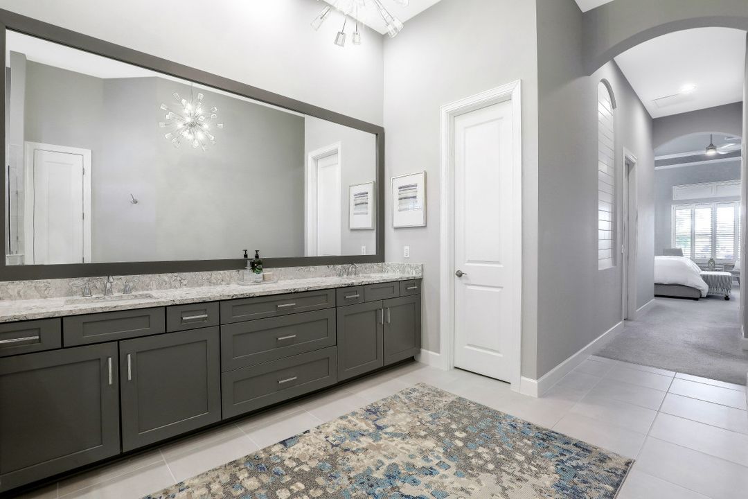 9308 Tulipano Ter, Naples, FL 34119