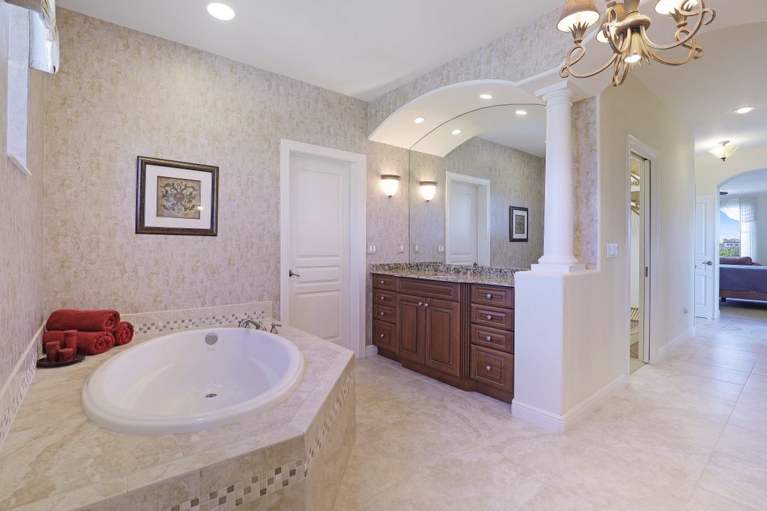 2604 Cape Coral Pkwy W, Cape Coral, FL 33914