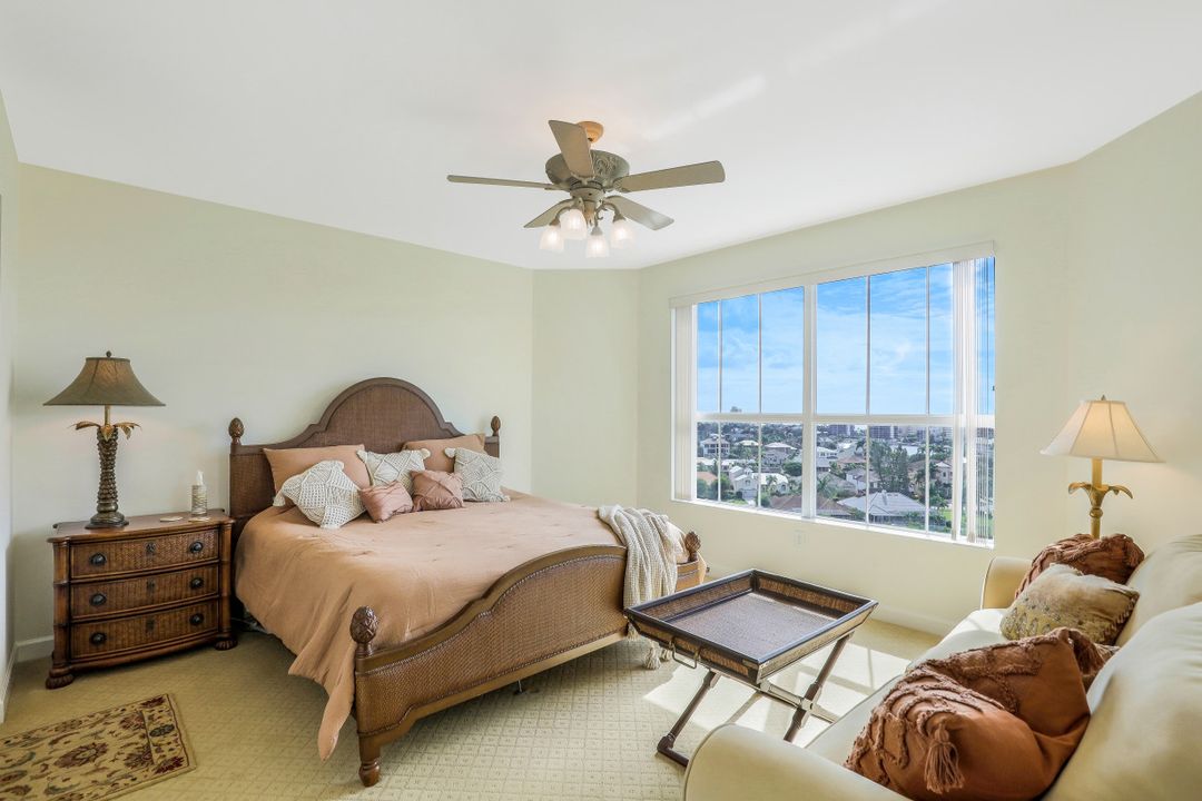 300 Dunes Blvd #1004, Naples, FL 34110