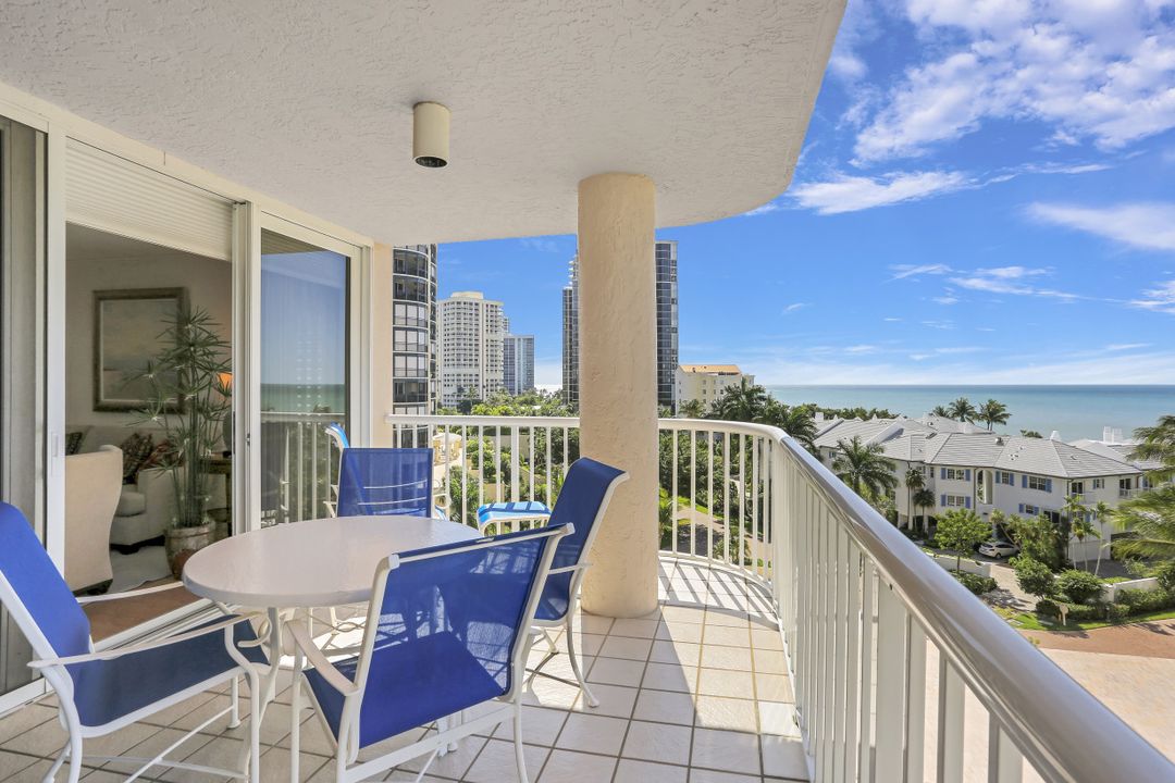 40 Seagate Dr #501, Naples, FL 34103